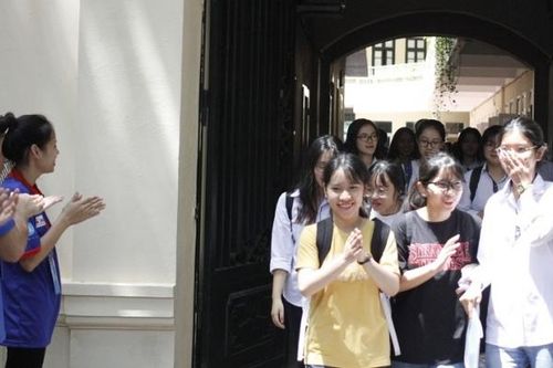 Năm nay lần đầu so sánh phổ điểm thi tốt nghiệp với học bạ
