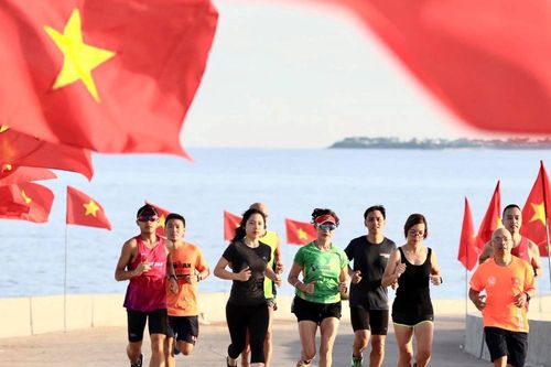 Tiền Phong Marathon 2020: Thổn thức Lý Sơn