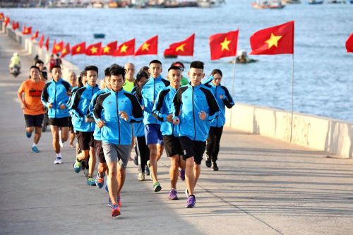 Cảm xúc Lý Sơn, tình bạn nhà báo già và người bạn vô địch
