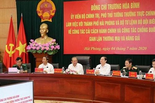 Tăng cường CCHC, chống buôn lậu gian lận thương mại và hàng giả