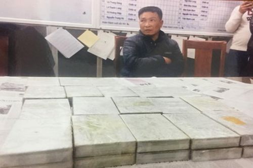 Cả gia đình dắt nhau vào tù vì buôn bán ma túy
