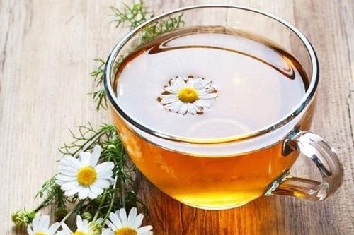 Lợi ích tuyệt vời của trà hoa cúc đối với sức khỏe ít người biết