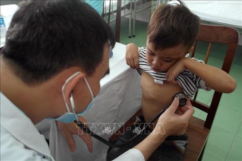 Khám sàng lọc, điều trị miễn phí cho người mắc bệnh tim gặp khó khăn