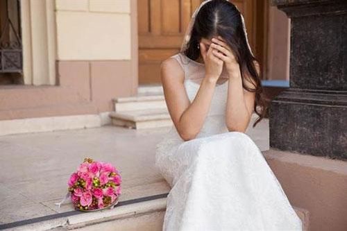 Tôi bật khóc, tháo khăn voan đòi hủy hôn khi nhìn thấy cổng hoa đón dâu nhà trai