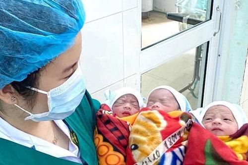 Ca sinh 3 cùng trứng hiếm gặp: Người mẹ phải đối mặt với những rủi ro nào?
