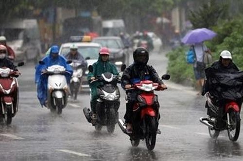 Mưa giông diện rộng ở Bắc Bộ, cảnh báo lũ quét, sạt lở đất