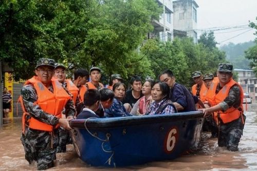 Lũ lụt kéo dài ở Trung Quốc: Cuốn trôi các tòa nhà, hơn 15 triệu dân khốn đốn
