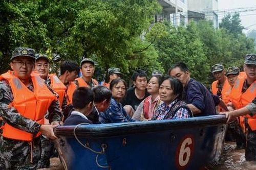 Lũ lụt đặc biệt nghiêm trọng ở Trung Quốc khiến hơn 100 người chết, mất tích