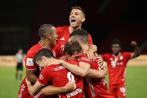 Lewandowski rực sáng giúp Bayern lập cú đúp vô địch Đức