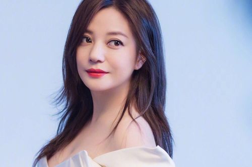 Triệu Vy lên tiếng sau khi xóa hết ảnh chồng