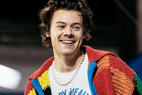 Trào lưu đan áo len nhiều màu như Harry Style