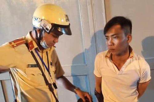 Cảnh sát truy đuổi tên cướp ở TP.HCM