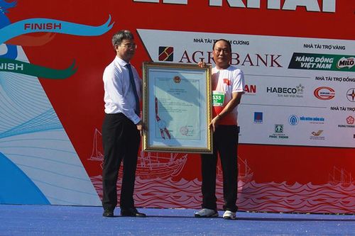 Trao chứng nhận đăng ký chỉ dẫn địa lý tỏi Lý Sơn
