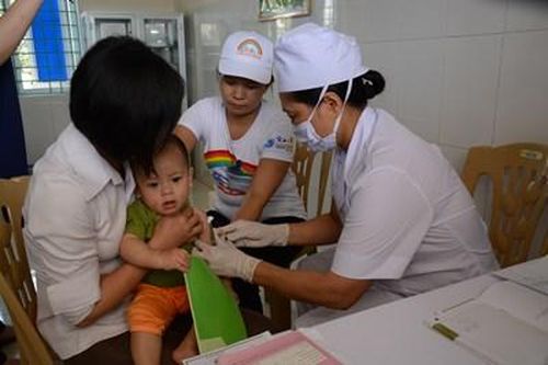 Đẩy mạnh công tác tiêm chủng để bảo vệ thành quả đã đạt được