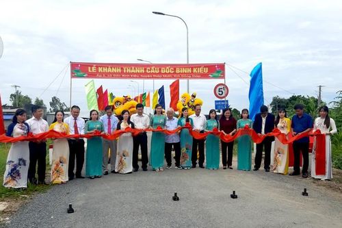 Khánh thành cầu nông thôn 13 tỷ đồng