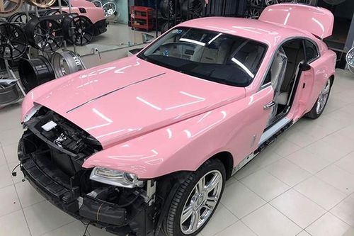 Sắp có xe siêu sang Rolls-Royce Wraith hồng đầu tiên tại Việt Nam