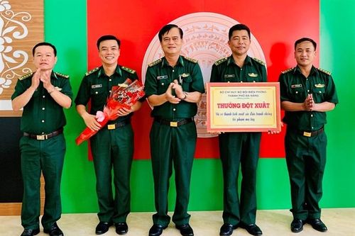 Khen thưởng các đơn vị có thành tích xuất sắc đấu tranh với tội phạm ma túy