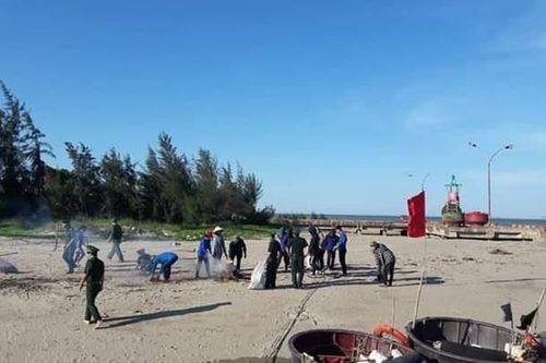 Ra quân thực hiện chiến dịch 'Hãy làm sạch biển' Nghệ An