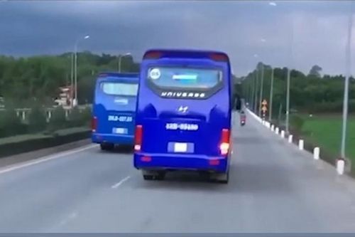 Quảng Ngãi: Xe chở công nhân quyết không nhường đường xe ưu tiên