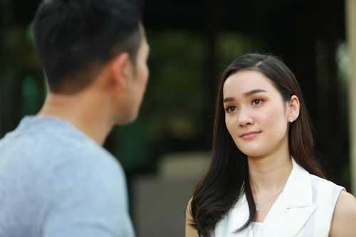 Vô tình gặp chồng đưa bồ đi làm tóc, vợ có pha xử lý nhẹ nhàng mà thể hiện đúng vị thế