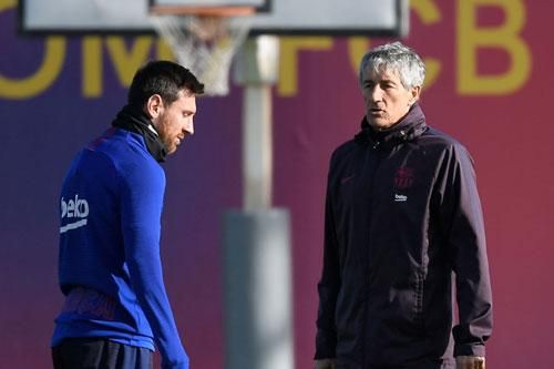 HLV Barca liên tục né tránh vấn đề tương lai của Messi