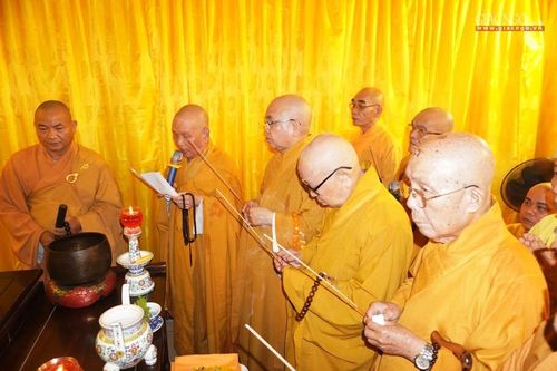 Lễ nhập kim quan HT.Thích Minh Nghĩa