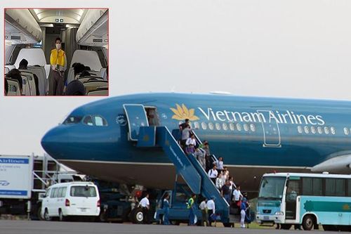 Tự ý xé áo phao, trốn nộp phạt, nữ hành khách bị cấm bay