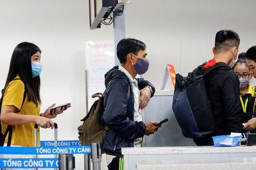 Hơn 11.000 người nhập cảnh từ vùng dịch về Việt Nam đang phải cách ly