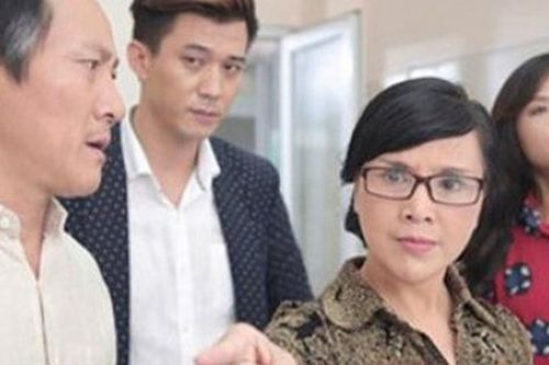 Trót tiết lộ món 'tiền hụt' của bố mẹ đẻ, vô tình bị cả nhà chồng khinh thường