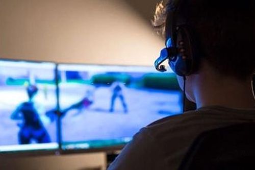 Nghiện game online - vũng lầy của người trẻ