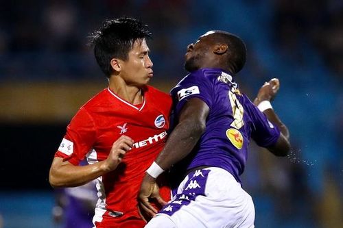 Bùi Tiến Dũng bị cảnh cáo vì gây gổ với ngoại binh Jamaica