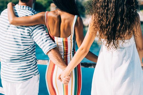 Thành phố ở Mỹ cho phép gia đình có nhiều hơn 1 vợ, 1 chồng