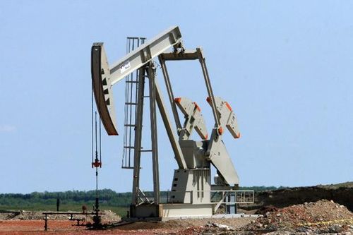 Kỳ vọng vào chuỗi dữ liệu kinh tế khả quan, giá dầu tiếp tục tăng gần 2%