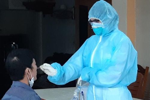 Dịch COVID-19: Chỉ còn 8/15 người dương tính với virus SARS-CoV-2