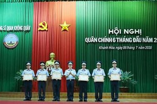 Tăng cường công tác huấn luyện, bảo đảm an toàn bay