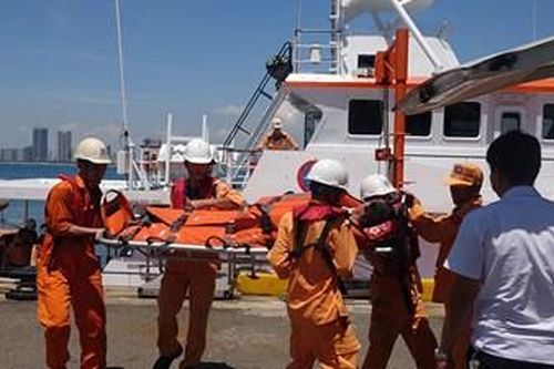 Kịp thời cấp cứu thuyền viên bị đau nặng trên biển