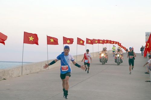 Đảm bảo an toàn đường thi Marathon trên huyện đảo