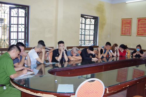 Công an TP Hải Dương bắt giữ hơn chục đối tượng sử dụng trái phép chất ma túy trong quán Karaoke