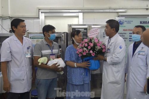 Cứu sản phụ từ 'cửa tử' trở về vì thuyên tắc động mạch phổi lúc sinh mổ
