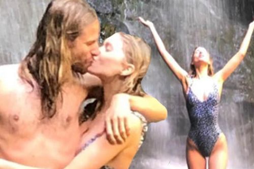 Elsa Hosk mặc áo tắm khoét xẻ cao gợi cảm, 'khóa môi' bạn trai bên thác nước