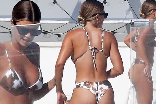 Sofia Richie khoe dáng siêu nóng bỏng với bikini nhỏ xíu