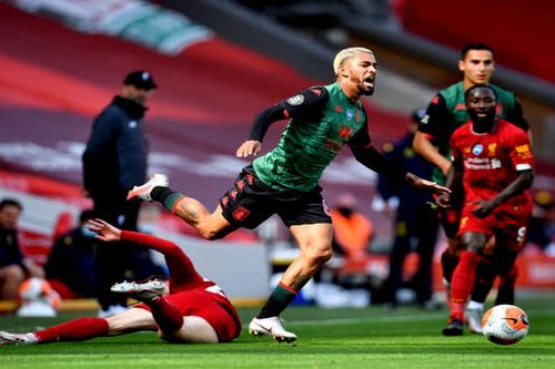 Chơi tẻ nhạt, 'nhà Vua' Liverpool vẫn giành chiến thắng trước Aston Villa