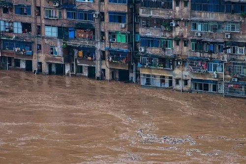Lũ chồng lên lũ, kinh tế Trung Quốc mất trắng 'núi tiền'