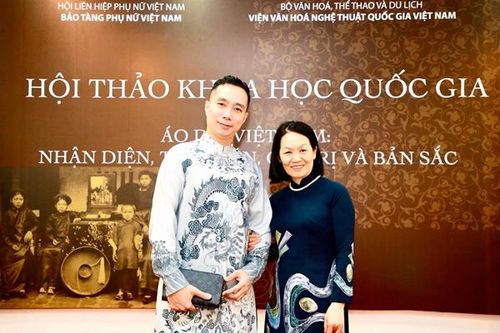 'Áo dài Việt ra thế giới: Hành trình không đơn giản'