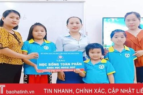 Học sinh nghèo huyện Cẩm Xuyên được học ngoại ngữ miễn phí trong 2 năm