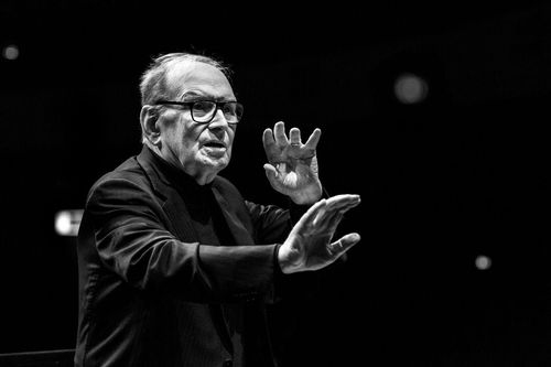 Vĩnh biệt nhà soạn nhạc vĩ đại người Italy Ennio Morricone