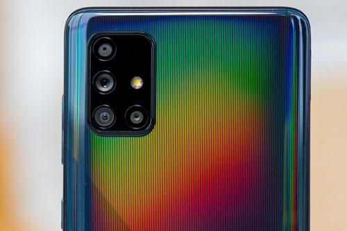 Samsung Galaxy A71 giảm giá 'sập sàn' tại Việt Nam