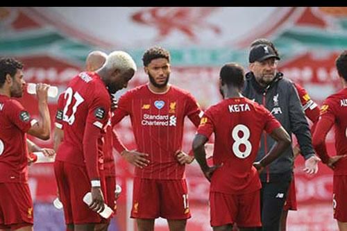 Lộ dấu hiệu Liverpool 'ngủ quên' trên vinh quang