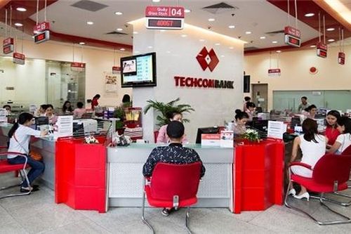 Nhân viên ngân hàng nào làm việc hiệu quả nhất?