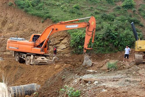 Tiếp sức cho người dân vùng khó